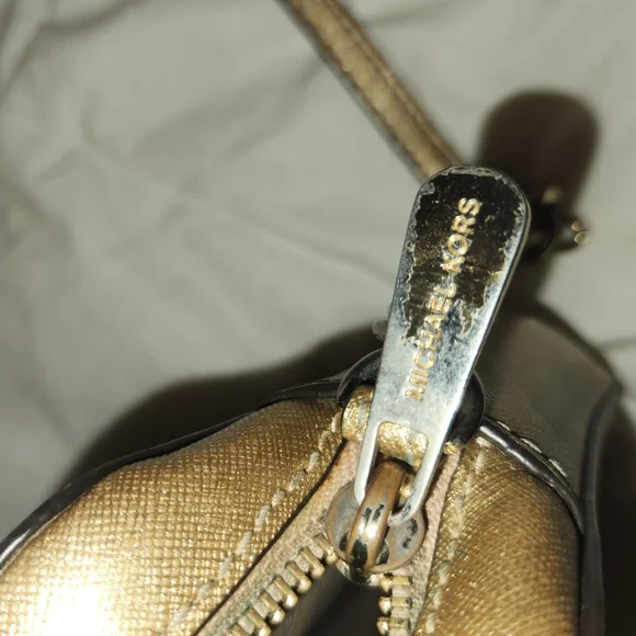 Michael Kors Gold Crossbody Bag - Picture 3 of 10